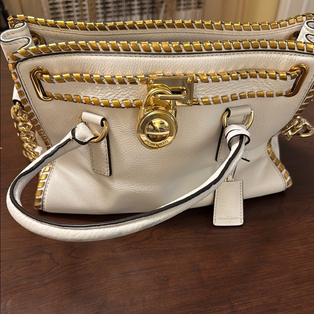 Chic White and Gold Handbag Michael Kors